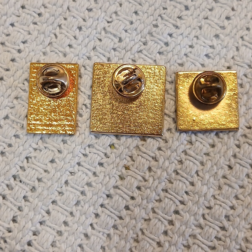 Set of Three Vintage Quilt Pins - Picture 6 of 7